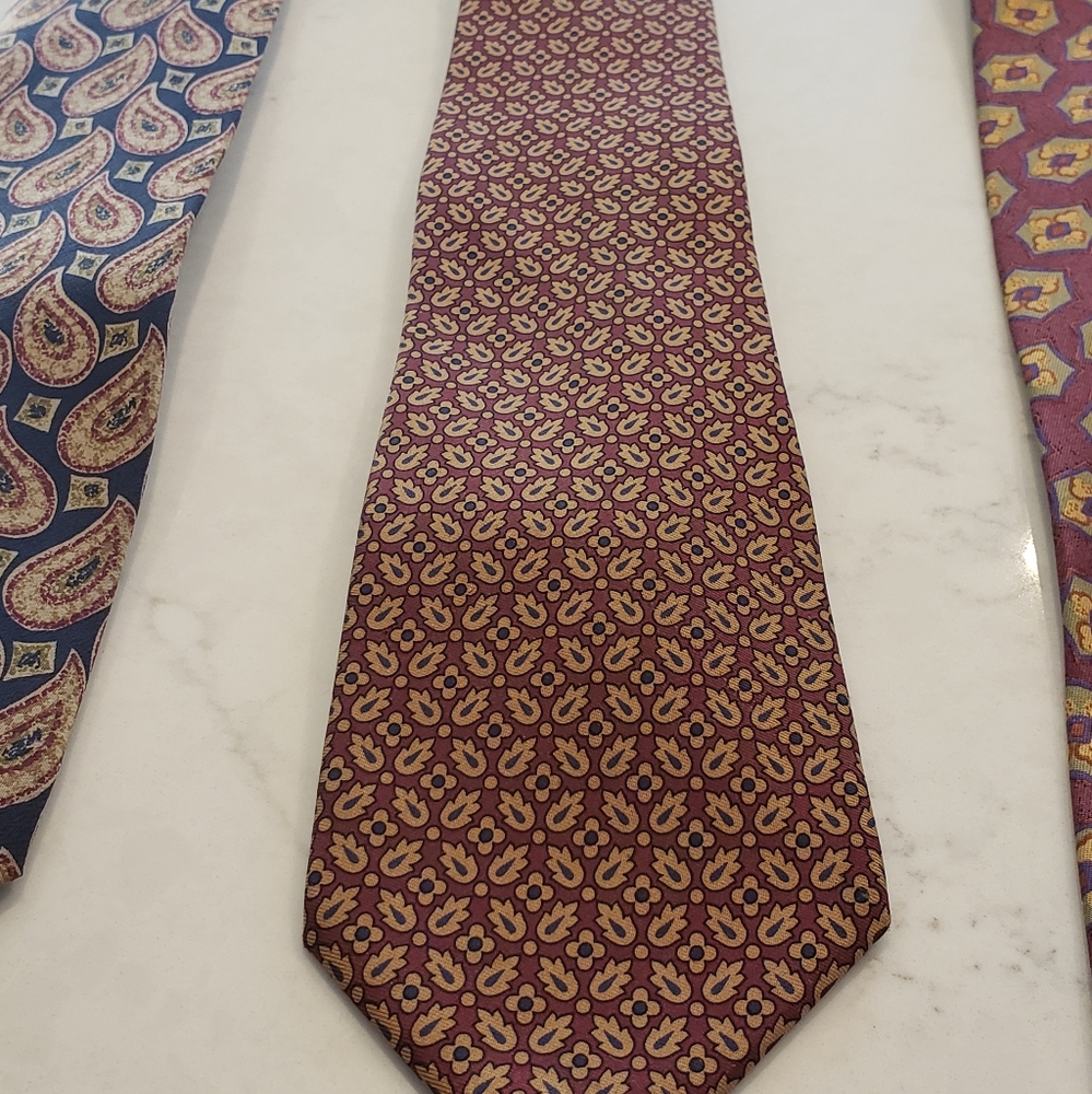 Burberrys of London Ties, set of 4 Silk Ties. - Picture 5 of 8